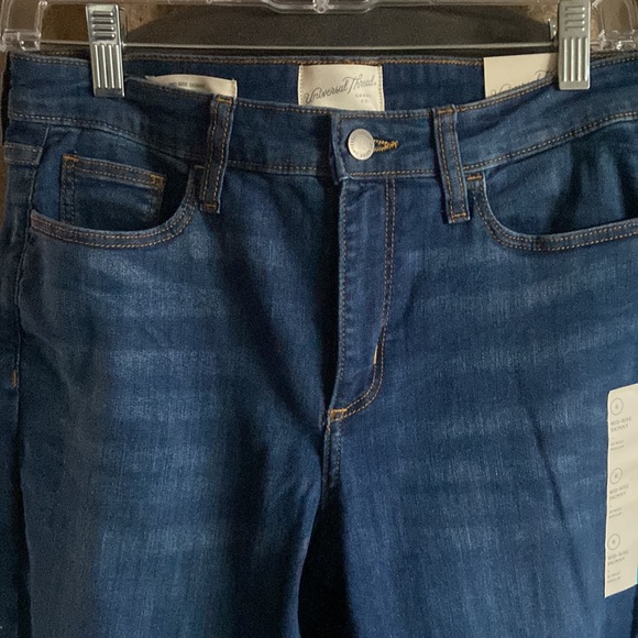 Universal Thread Women's Mid-Rise Skinny Jeans - Picture 2 of 10